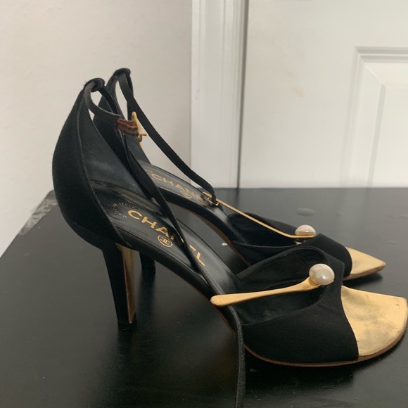 - Chanel Sandals /Buckle broke 2 half inches/ toy can add a new Strap - Picture 7 of 12